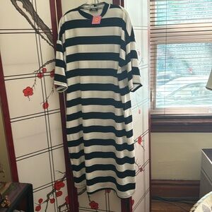 Long midi blk/wht knit” Lala” dress